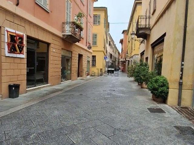 Appartamento in affitto a San Francesco-Giardini Pubblici, Re