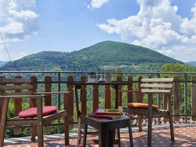 Appartamento in affitto a Ponna Superiore, Ponna