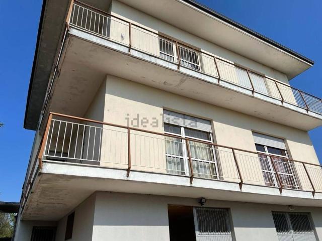 Appartamento in affitto a Oleggio, Novara