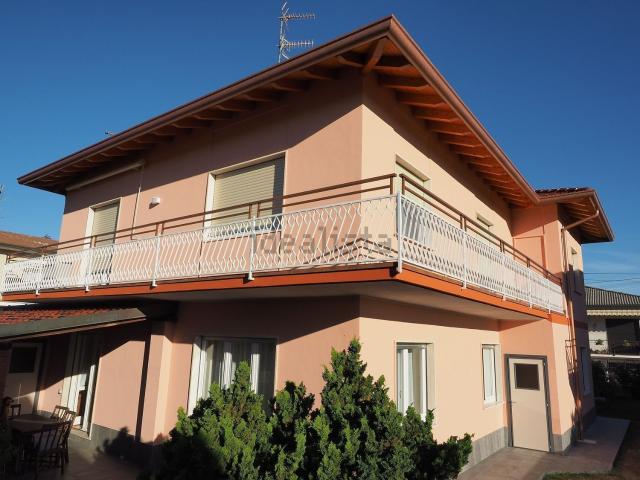 Appartamento in affitto a Ispra, Lombardia