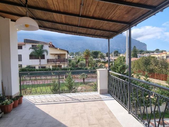 Appartamento in affitto a Carini, Sicilia