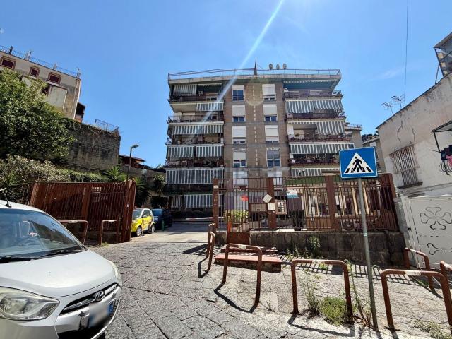Appartamento in affitto a Municipalità 3, Campania