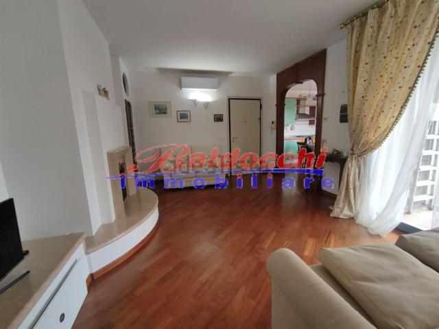 Appartamento in affitto a Centro storico, Marche