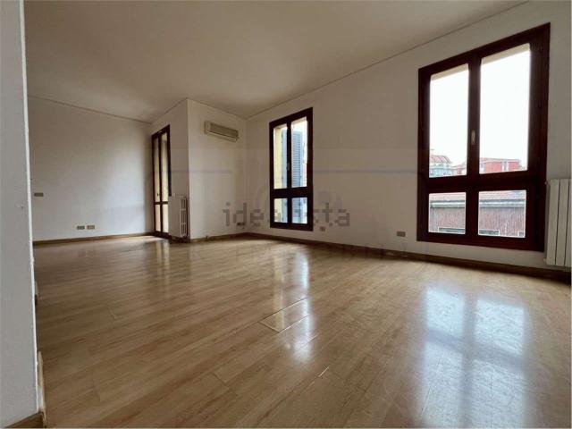 Appartamento in affitto a Ospiate, Bollate