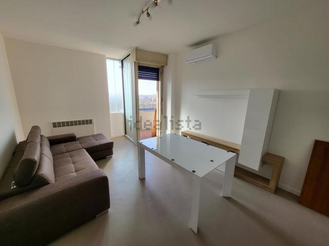 Appartamento in affitto a Modena, Reggio Emilia