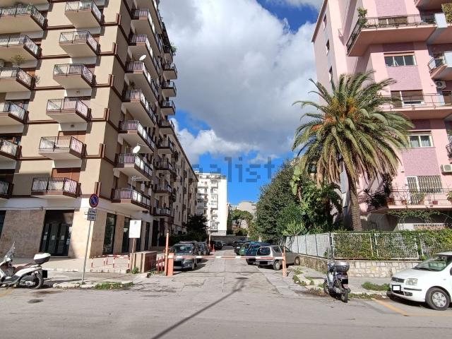 Appartamento in affitto a Quartiere Matteotti, Palermo