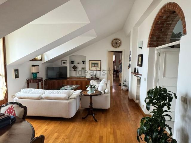 Attico in affitto a Municipio 1, Milano