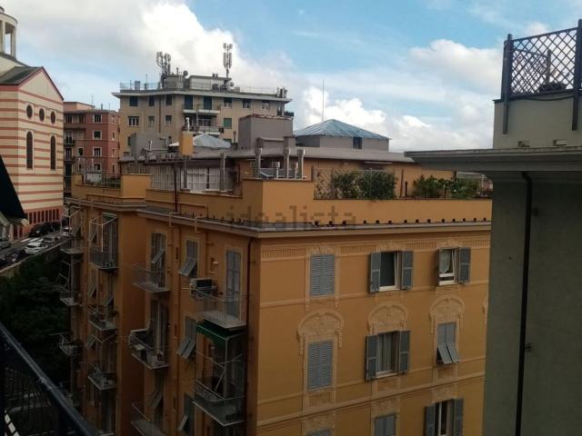 Appartamento in affitto a Centro Est, Serra Riccò
