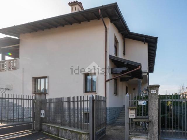 Appartamento in affitto a Verano Brianza, Lombardia