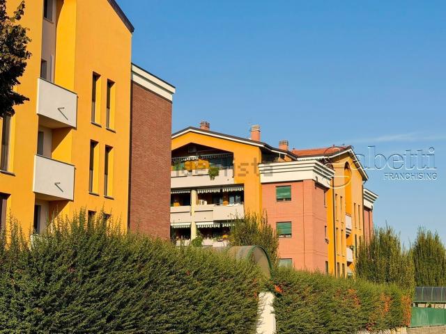 Appartamento in affitto a Lucernate, Rho
