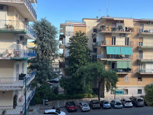 Appartamento in affitto a Municipalità 3, Campania