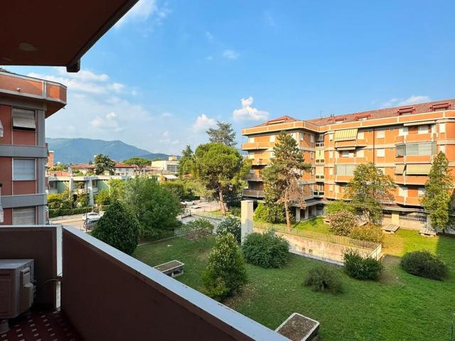 Appartamento in affitto a Zona Nord, Brescia