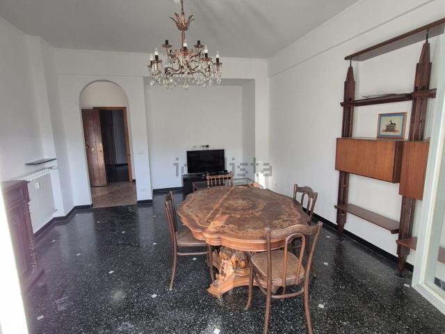 Appartamento in affitto a Centro Est, Serra Riccò