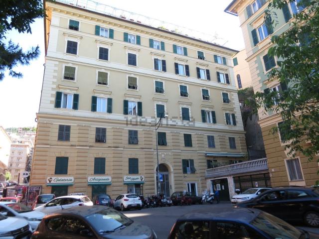 Appartamento in affitto a Centro Est, Serra Riccò
