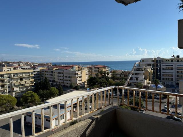 Appartamento in affitto a Carmine, Calabria