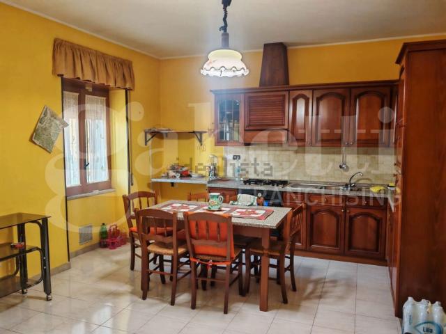 Appartamento in affitto a Pozzilli, Molise