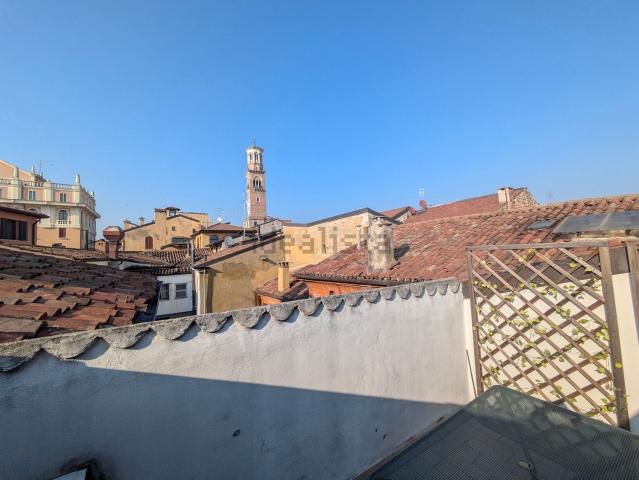 Attico in affitto a Centro storico, Brenzone