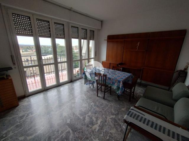 Appartamento in affitto a Sant'Agostino città-Porta Castello, Re