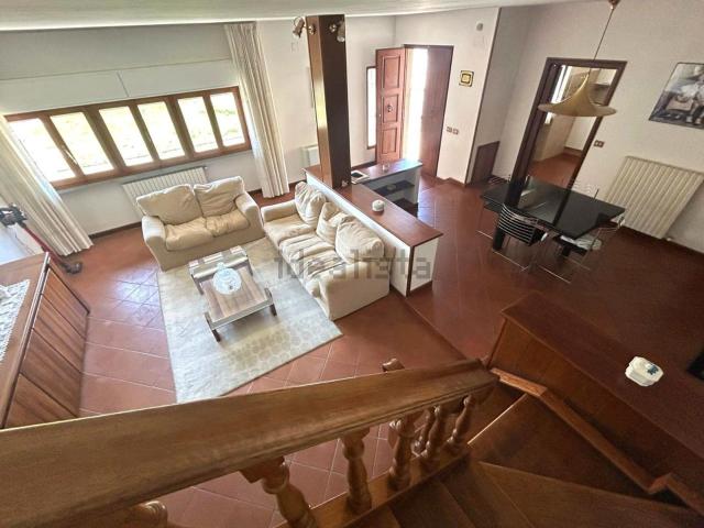 Appartamento in affitto a Palazzo Del Pero, Toscana