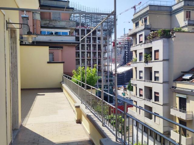 Attico in affitto a Tre Torri, Milano