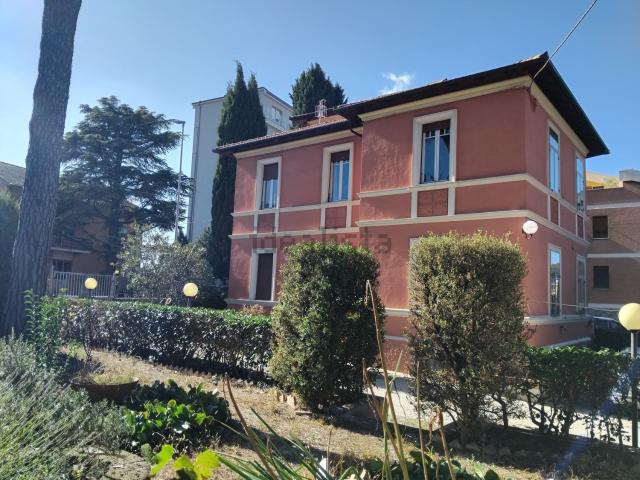 Appartamento in affitto a Marche, Macerata