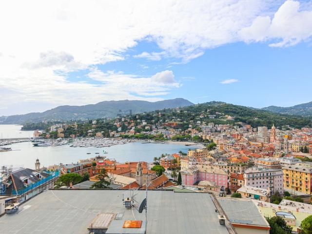 Attico in affitto a Borzoli, Rapallo