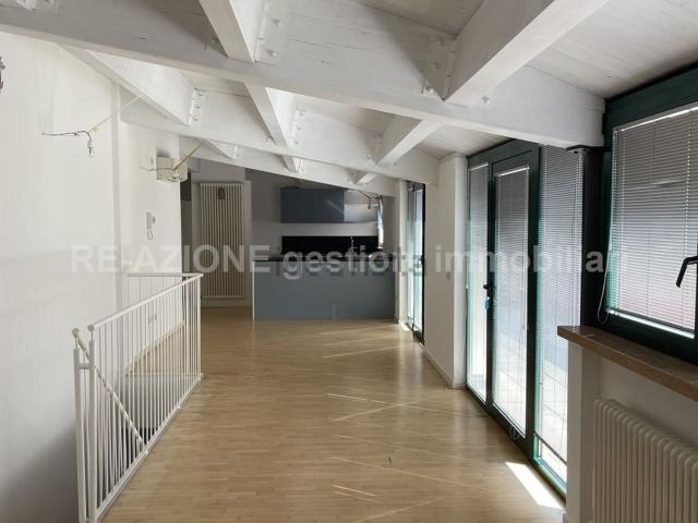 Attico in affitto a Centro, Thiene