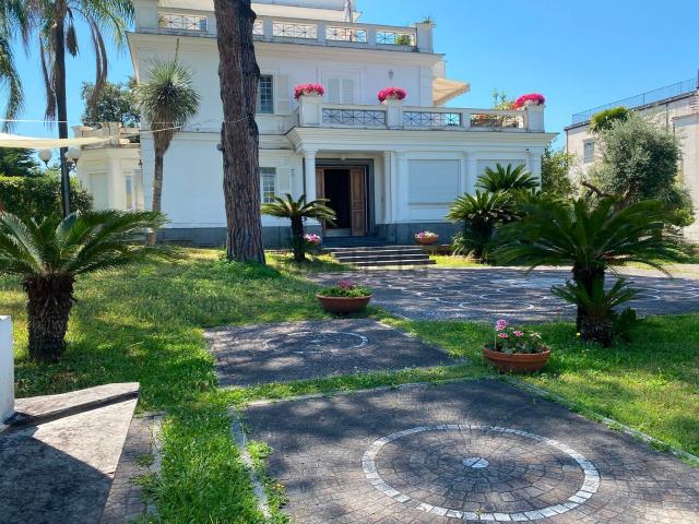 Appartamento in affitto a Portici, Campania