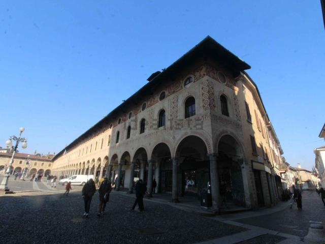 Appartamento in affitto a Corana, Lombardia