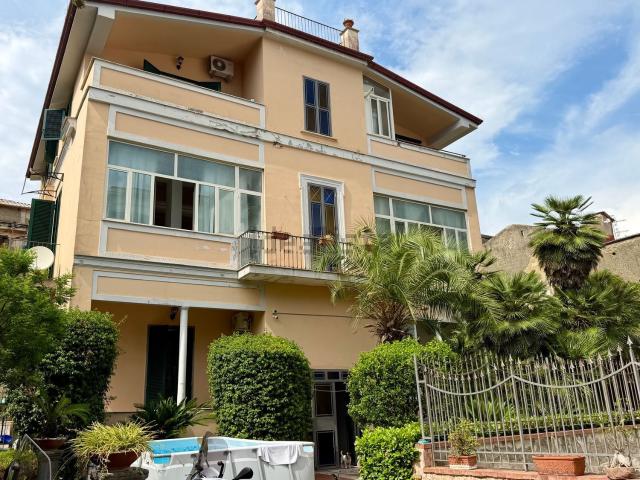 Appartamento in affitto a Municipalità 3, Campania