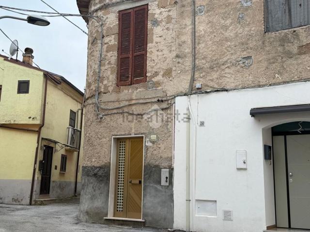 Appartamento in affitto a Pozzilli, Molise