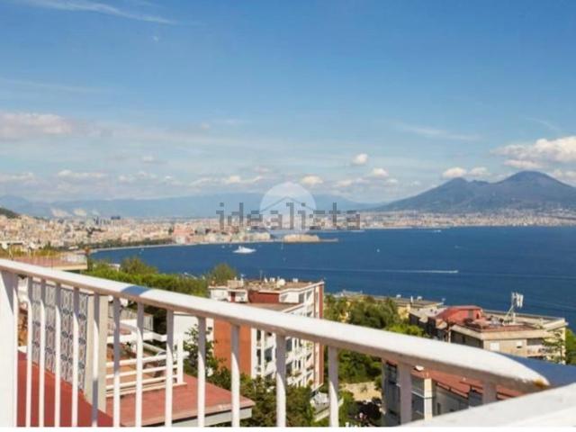 Attico in affitto a Municipalità 1, Napola