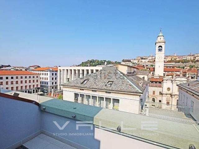 Attico in affitto a Borgo Palazzo, Bergamo