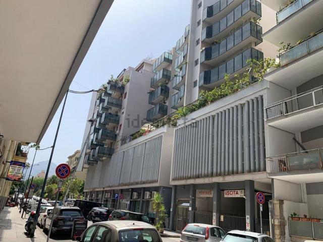 Appartamento in affitto a Quartiere Matteotti, Palermo