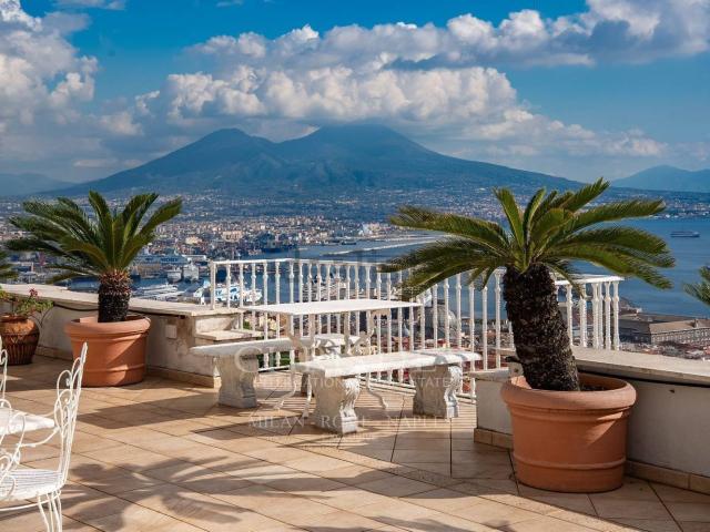 Attico in affitto a Municipalità 5, Napola