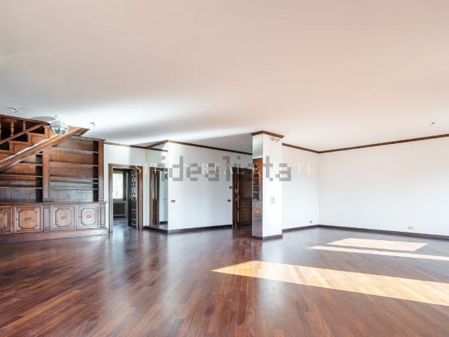 Attico in affitto a Municipio 2, Milano