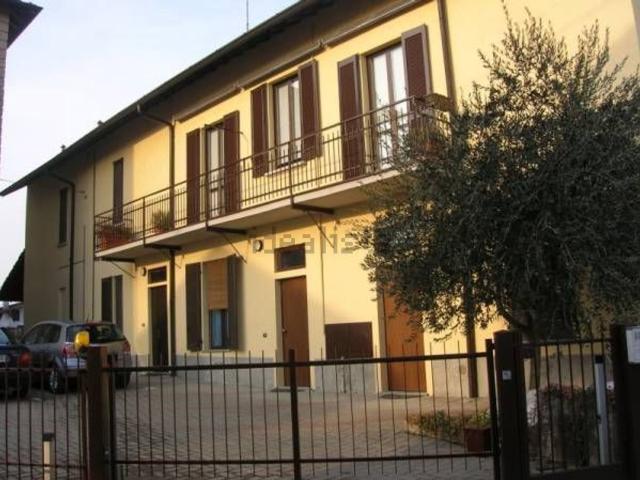Appartamento in affitto a Bernareggio, Monza e della Brianza