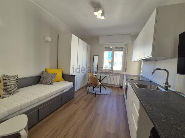 Appartamento in affitto a Municipio 6, Milano