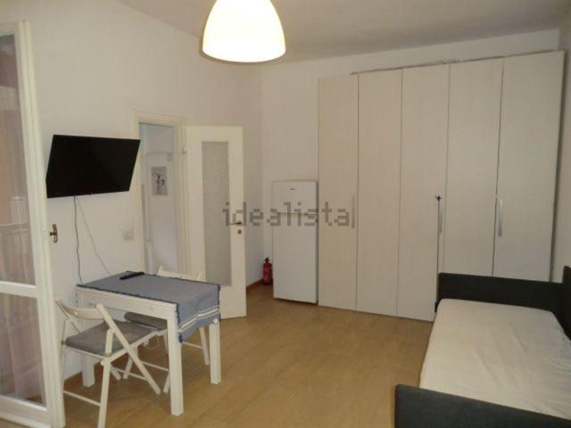 Appartamento in affitto a Municipio 6, Milano