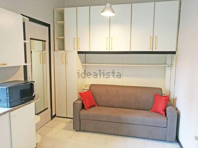 Appartamento in affitto a Municipio 6, Milano