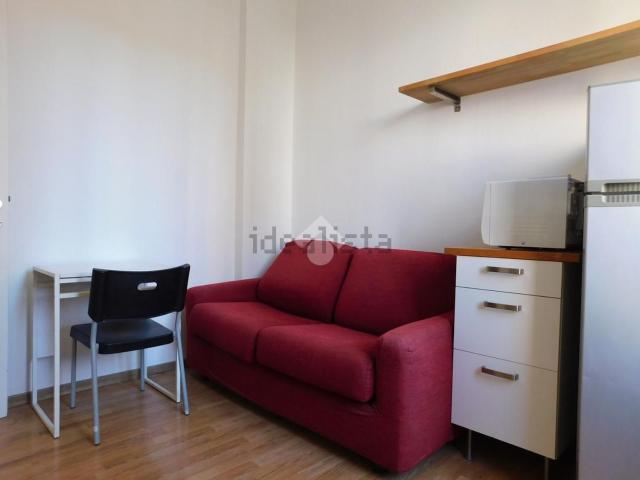 Appartamento in affitto a Municipio 6, Milano