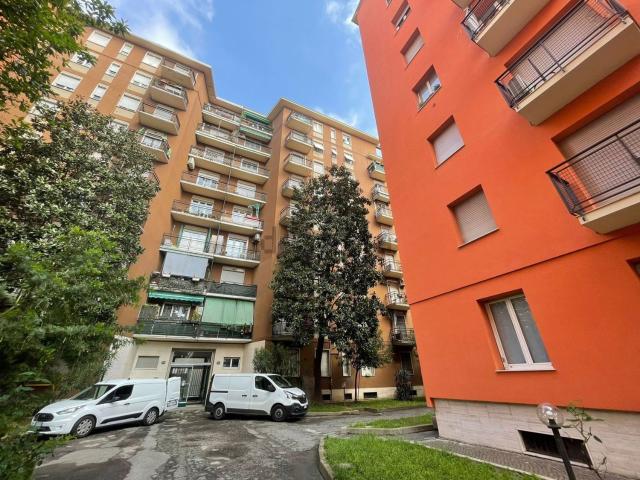 Appartamento in affitto a Municipio 6, Milano