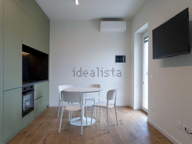 Appartamento in affitto a Angera, Lombardia