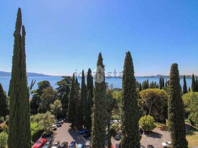 Appartamento in affitto a Comunità Montana Parco Alto Garda bresciano, Gardone Riviera