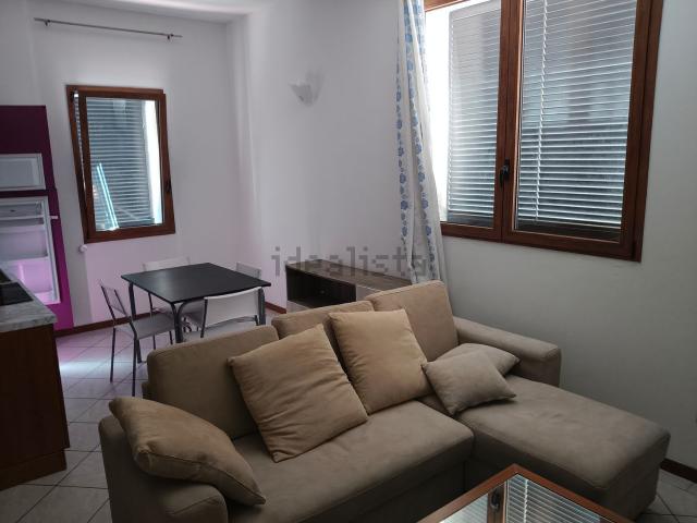 Appartamento in affitto a Lazzago, Como