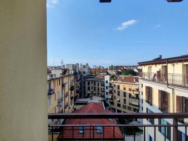 Appartamento in affitto a Municipio 9, Milano