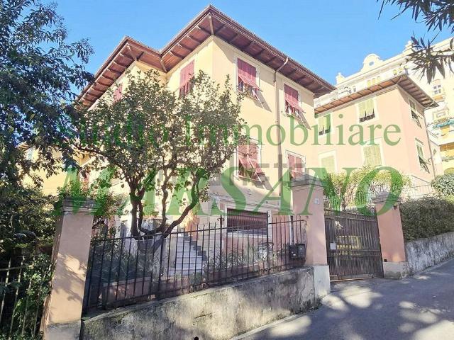 Appartamento in affitto a Sant'Ilario, Genova
