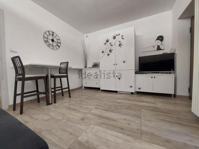 Appartamento in affitto a Municipio 6, Milano