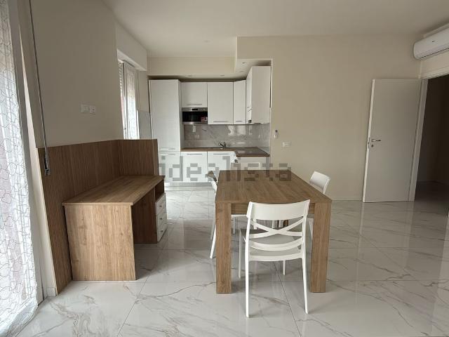 Appartamento in affitto a Sud-Ovest, Brenzone