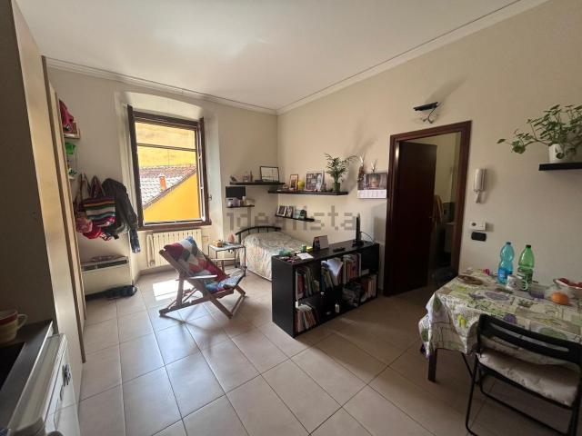Appartamento in affitto a Municipio 6, Milano